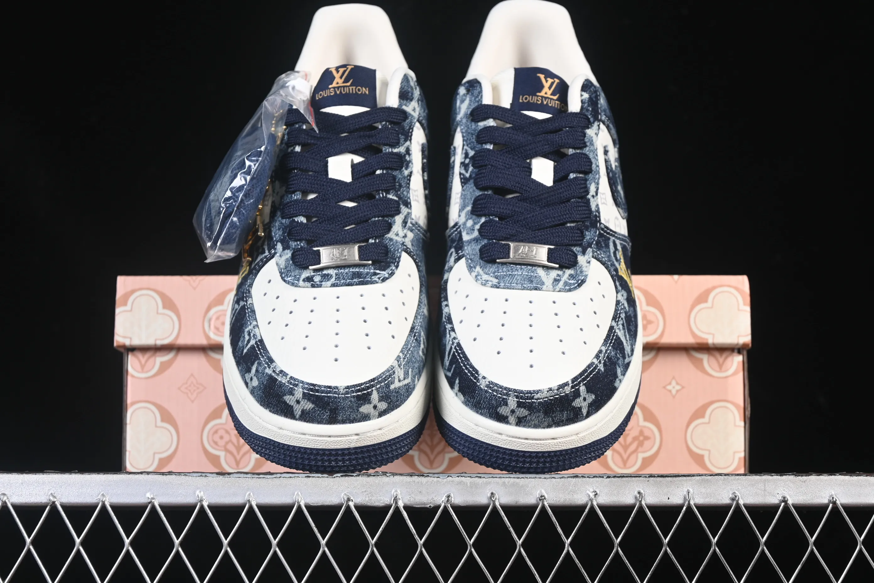All categories Nk Air Force 1 Air Force series Nk Air Force 1 Low Air Force low-top Nike Air Force 1'07 Low LV joint white ink blue Air Force 1 low-top casual sneakers YF9511-820